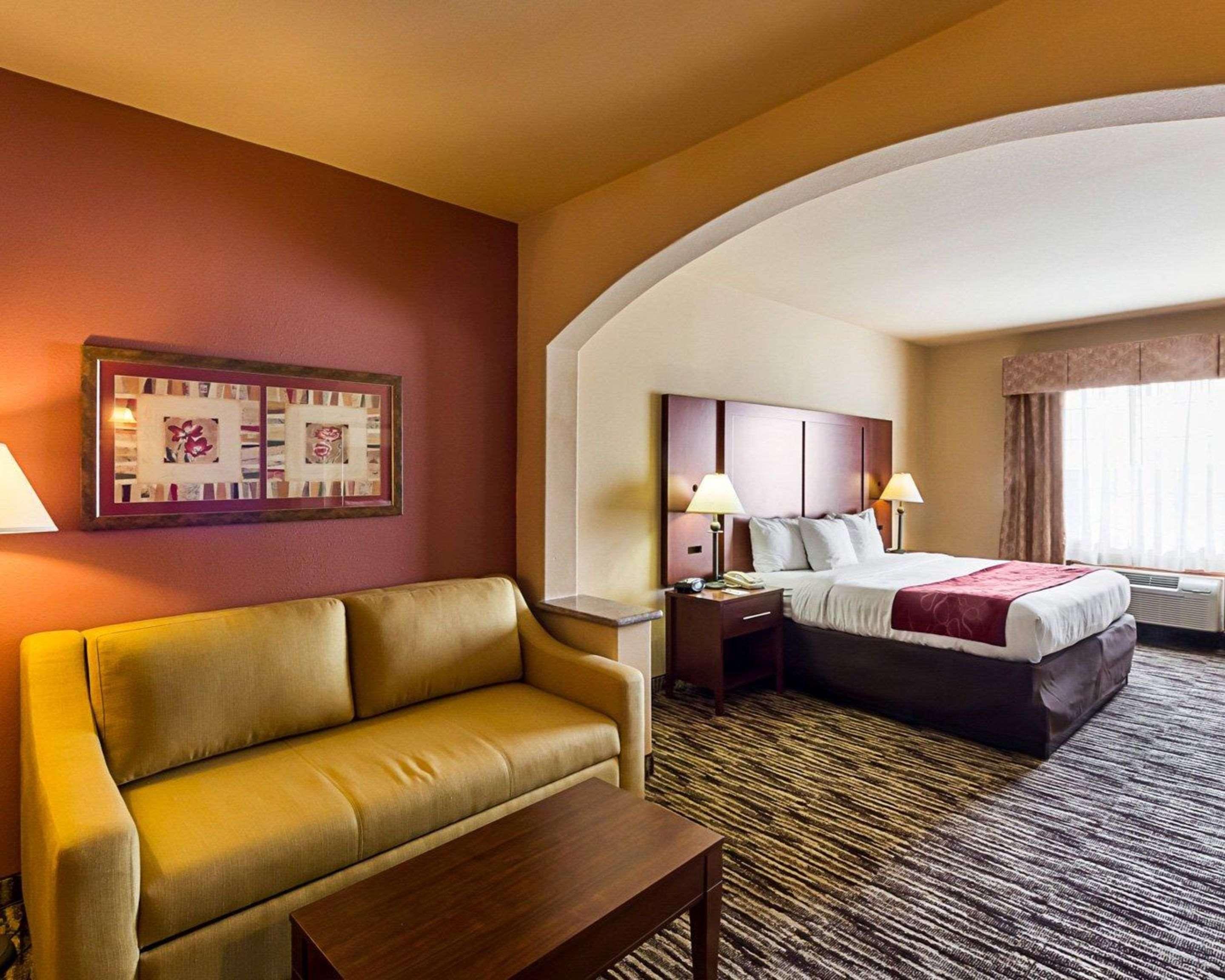 Hotel Comfort At Plaza Mall 3*