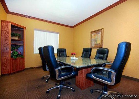 Hotel Comfort At Plaza Mall 3*